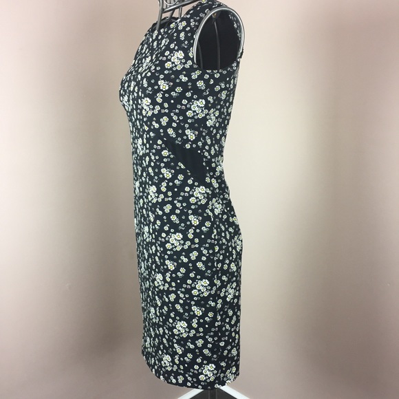 Zink london black with daisies print dress - Picture 2 of 7